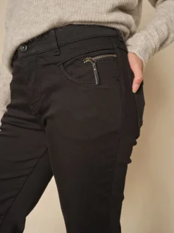 Carla Naomi Group Deluxe - Black