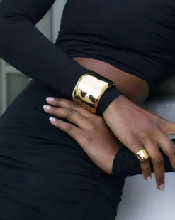 Flowy Bangle Gold