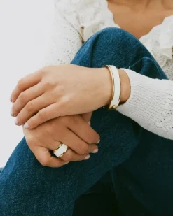 Frame Enamel Bangle Off white Gold