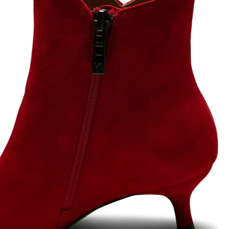 Saga Boot - Fire Red