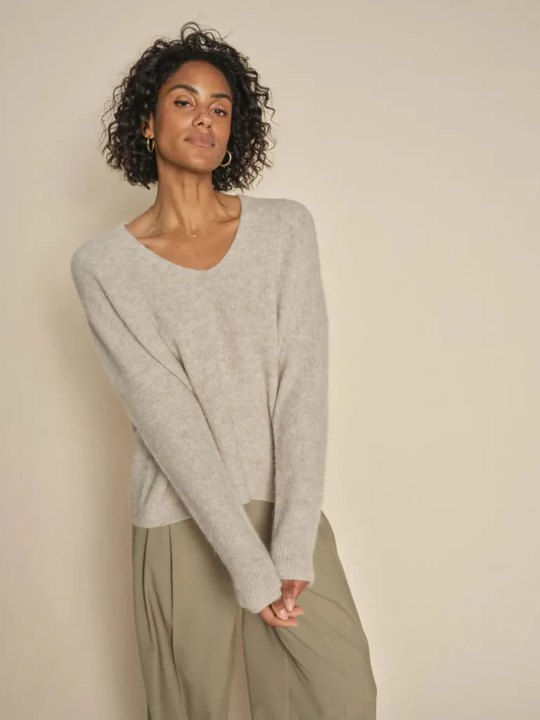 Thora V-Neck Knit - Feather Grey